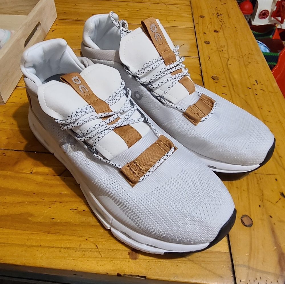 Men's 8.5 On Clouds